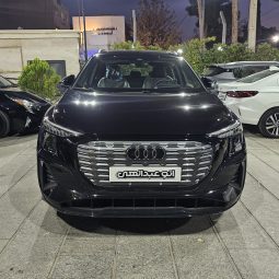 آئودی Q5  تیپ 4